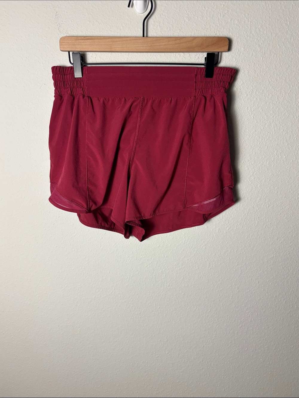 Lululemon Hotty Hot High-Rise Lined Short 4" Pomegranate W7AYXT